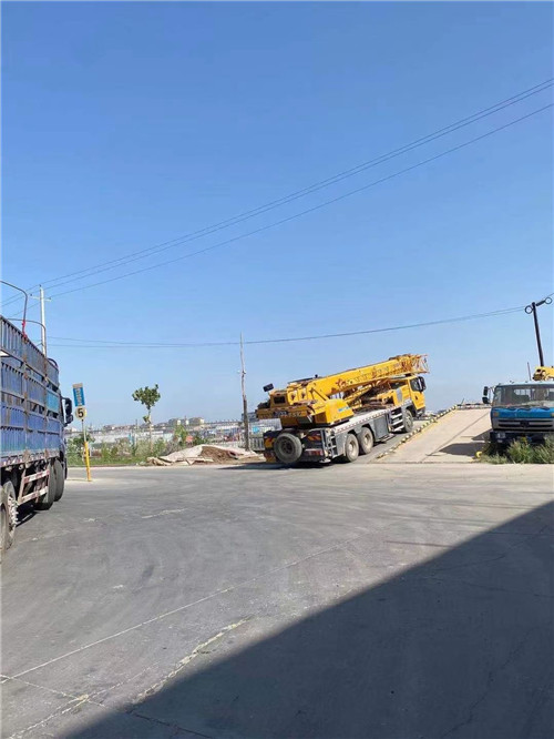 虎林市25吨吊车的租赁价格大概是多少？