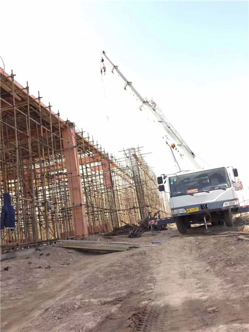 虎林市吊车作业的安全注意事项有哪些？